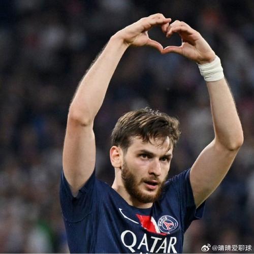 卡尔:17岁赢得欧冠比赛MVP是梦想成真 世界杯?我先考虑德国国青