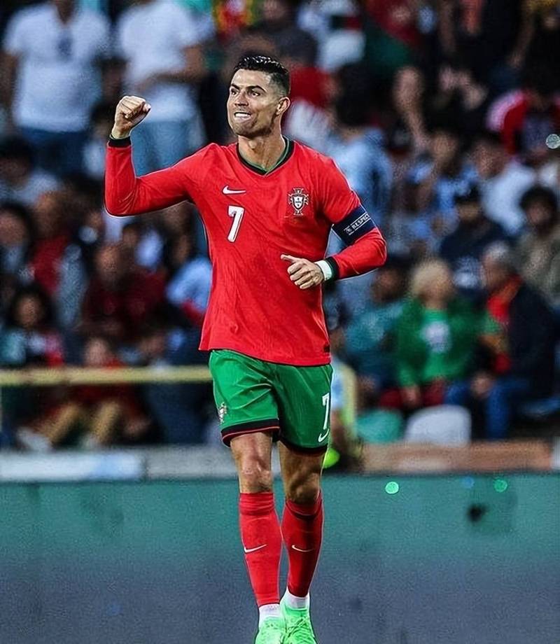 胜利主帅谈未换下C罗：对方最后排出5后卫，我们需要正印前锋