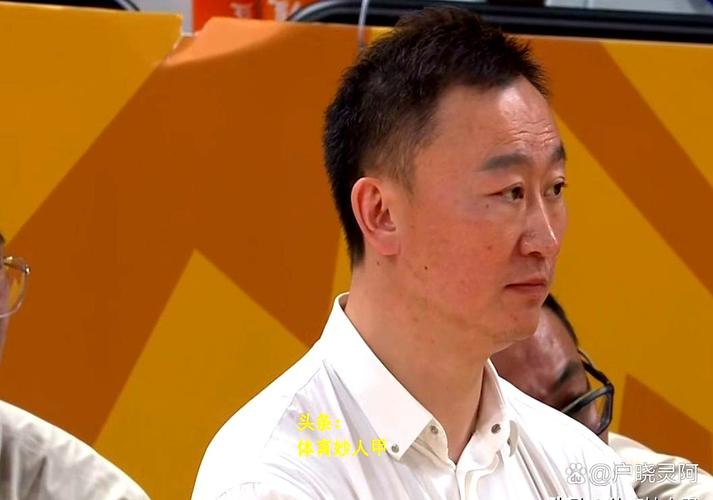 刘维伟：瀚森早上8点到球馆做力量训练 他和克林根非一组一起训练