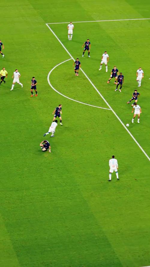 单一自然年主场12场正赛打进至少3球！马赛自1991年来首次做到