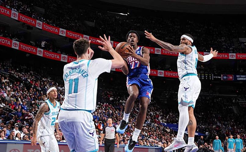 探花复苏！埃奇库姆15中6&4记三分拿到18分7板3助1断