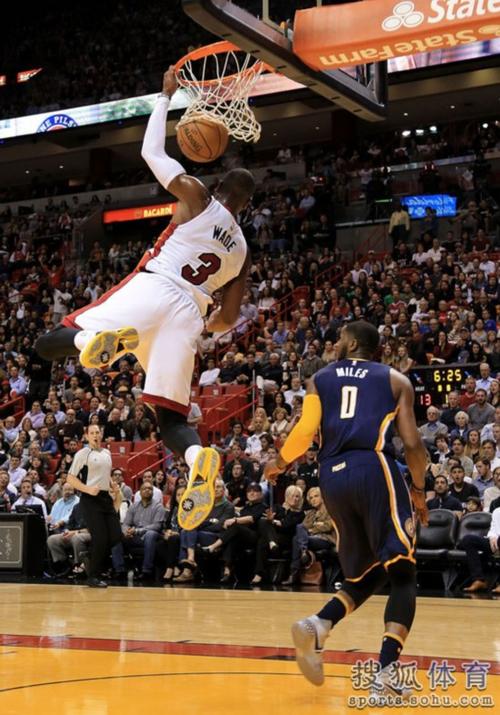 打得啥啊！乌布雷首节4中0无得分仅拿1板1助2断 空篮上飞