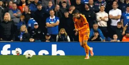 先拔头筹！苏莱禁区前横带一步起脚兜射破门，罗马1-0领先！