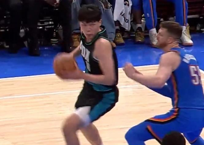 超越周琦！杨瀚森梦幻脚步打哈滕2+1 生涯总得分28分已超越周琦！