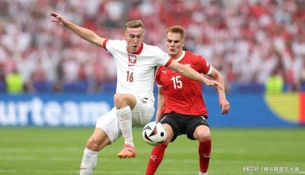 还有油！37岁马蒂奇精彩凌空抽射斩首球，今夏自由身加盟萨索洛