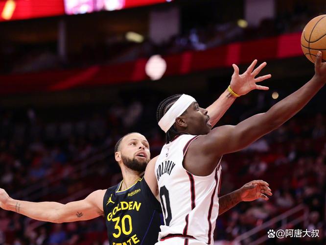 本赛季首月背靠背场数：勇士5场最多 76人4场第二 火箭没有背靠背