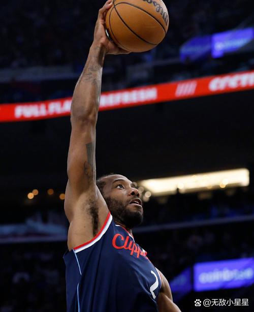 Point God！小吧直击：快船主场播放视频致敬保罗最后一个赛季