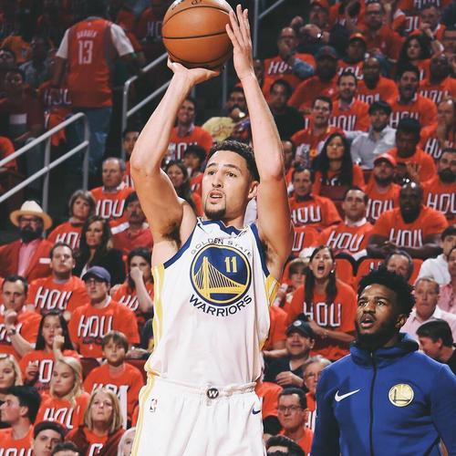 打得不错！麦凯恩16投7中得20分4板1助5断0失误 正负值+18