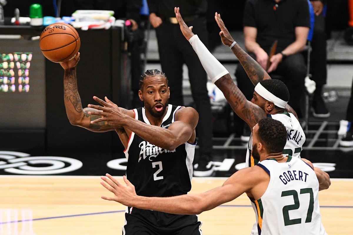 下半场没怎么打！乔治出战21分钟 10中6&三分5中2砍下14+3+2+2