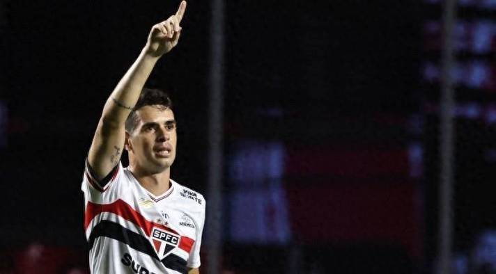 圣保罗官方:奥斯卡被诊断为血管迷走神经性晕厥,正在家中休养