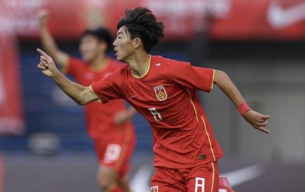 U16国足vs孟加拉国首发：邝兆镭 万项出战，赵松源替补，谢晋缺席