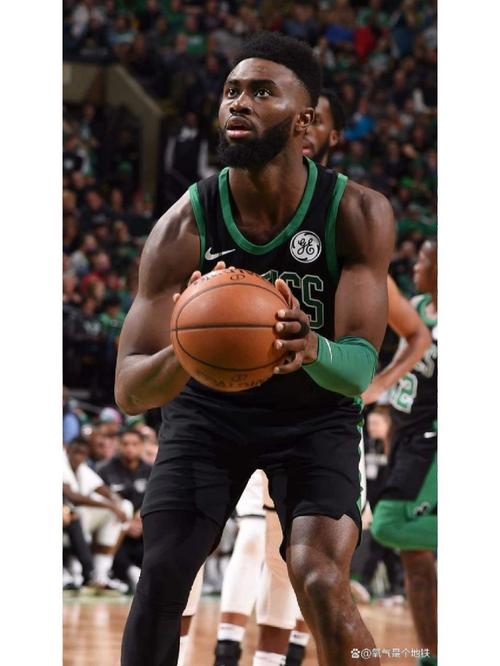 积极有余略显急躁！杰伦·布朗首节5中1拿5分7板2助 出现3次失误