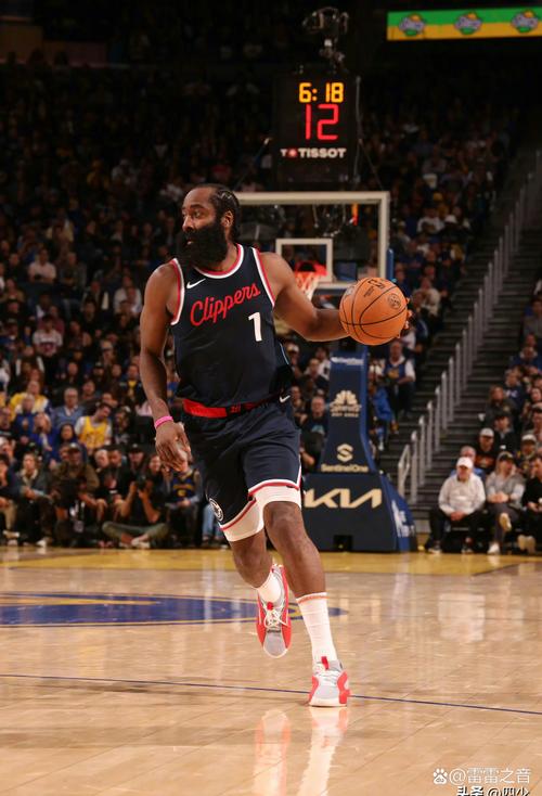 彻底疯狂！克莱再中漂移三分反超快船 个人第5记